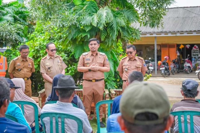 
					Korban Puting Beliung di Karangrejo Dapat Bantuan Langsung dari Wakil Wali Kota Metro