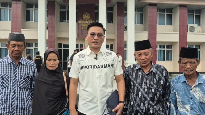 
					Tangis di Pengadilan Gunung Sugih: Terdakwa Pembunuh Anak Didakwa Empat Pasal Berat