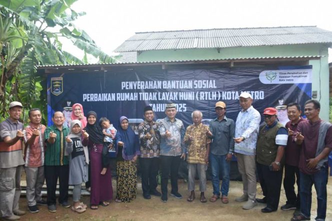 
					Program Bedah Rumah di Metro Pusat Berjalan, Wali Kota: Bantuan Pemerintah Hanya Pemantik